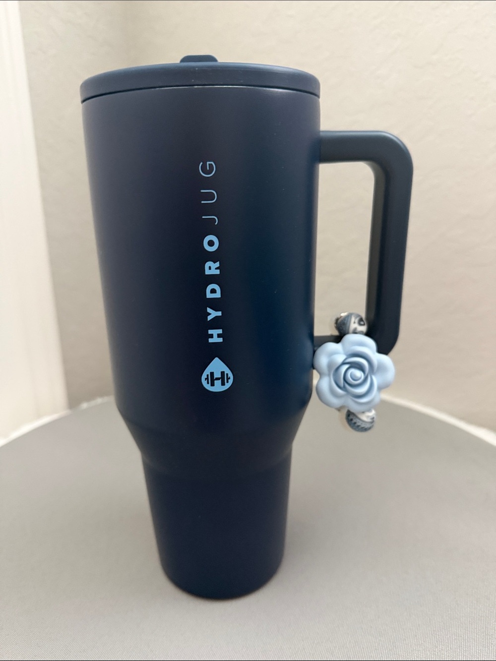 EUC Hydrojug Navy 40oz Traveler